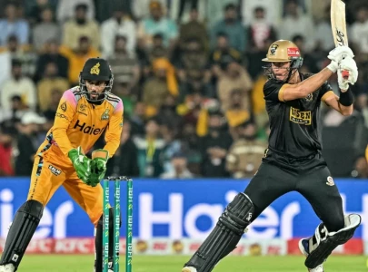 hardie leads rout as zalmi skittle kingsmen for 129 in hbl psl final
