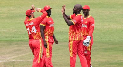 zimbabwe stun pakistan in second t20i to level series