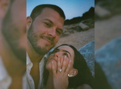 zoey deutch and jimmy tatro engaged after four years of dating zoey deutch and jimmy tatro engaged after four years of dating