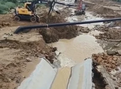 rs12b hub canal collapses after heavy rains