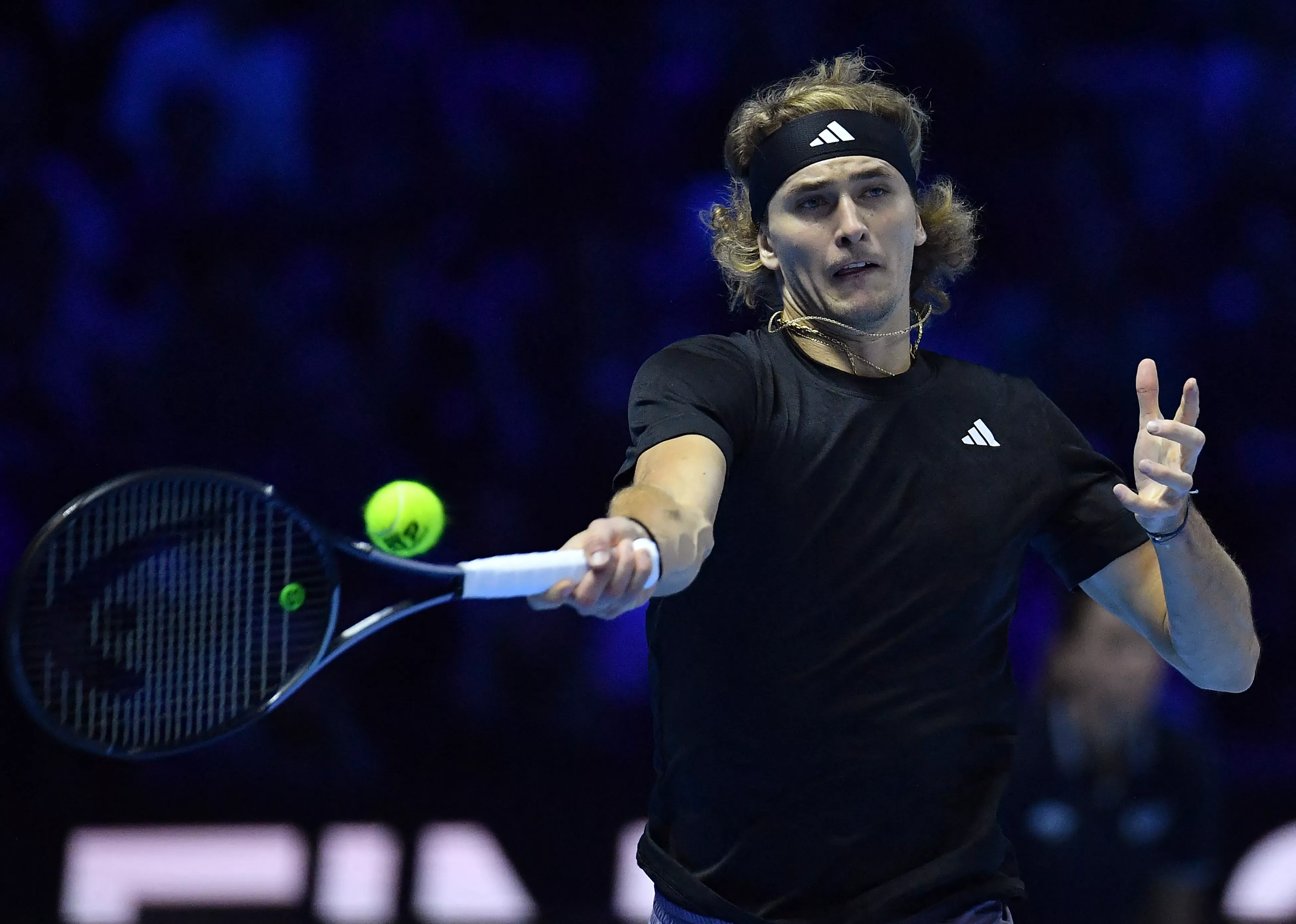 zverev overpowers alcaraz zverev overpowers alcaraz