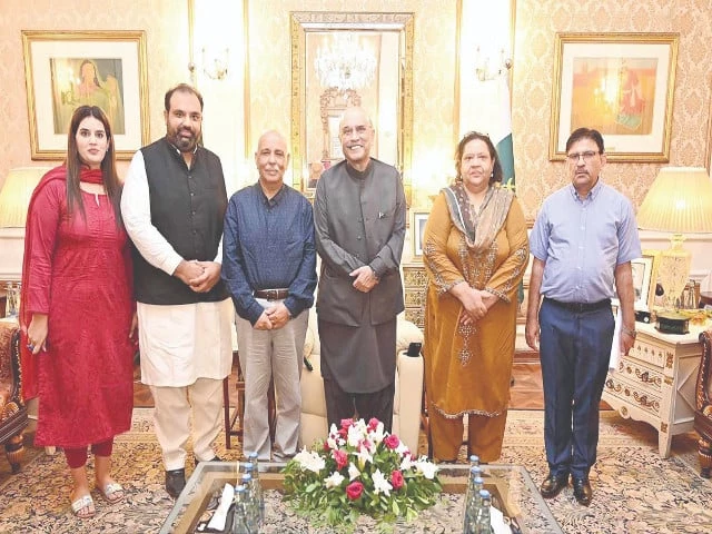 president asif zardari meets with the family of the late ppp punjab president sheikh rafiq at the governor house in lahore photo nni president asif zardari meets with the family of the late ppp punjab president sheikh rafiq at the governor house in lahore photo nni